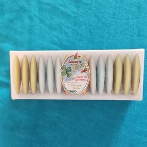 Sporto Trevo Assorted Guest Soaps in White and Blue